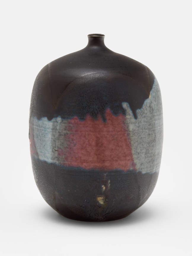 Image of Toshiko Takaezu&rsquo;s &ldquo;Bottle&rdquo;