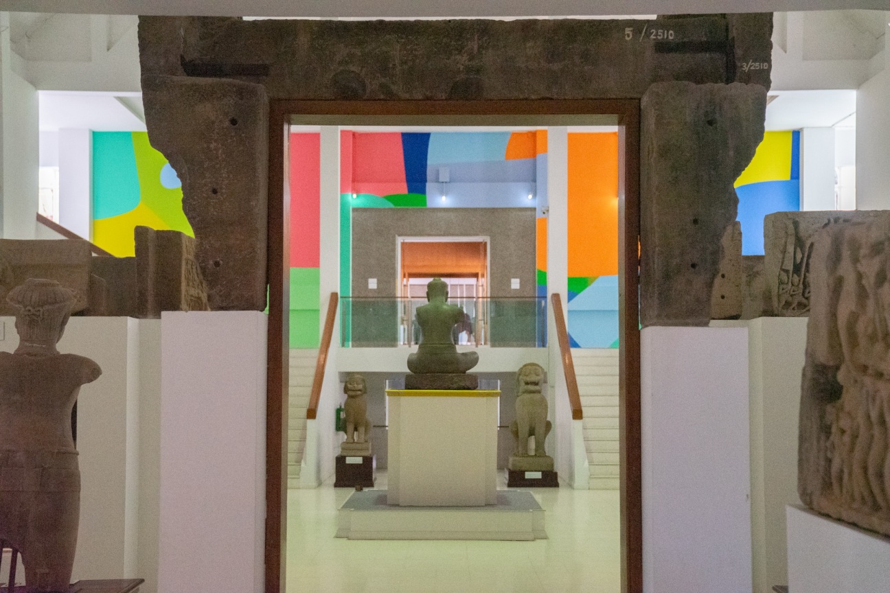 Installation view: Federico Herrero: Waves