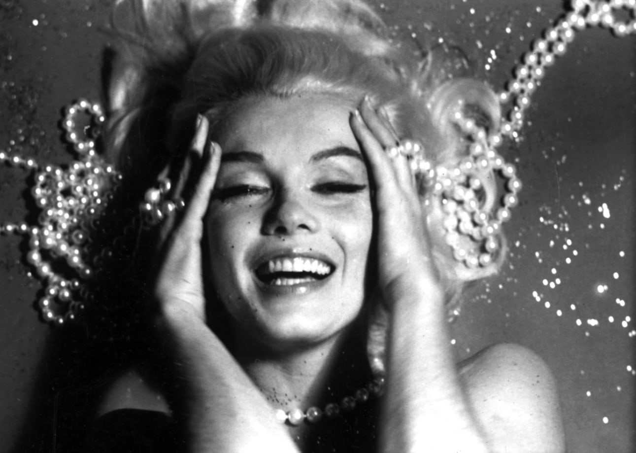 Bert Stern, Marilyn Monroe: from "The Last Sitting", 1962 (With pearls, hands on face)