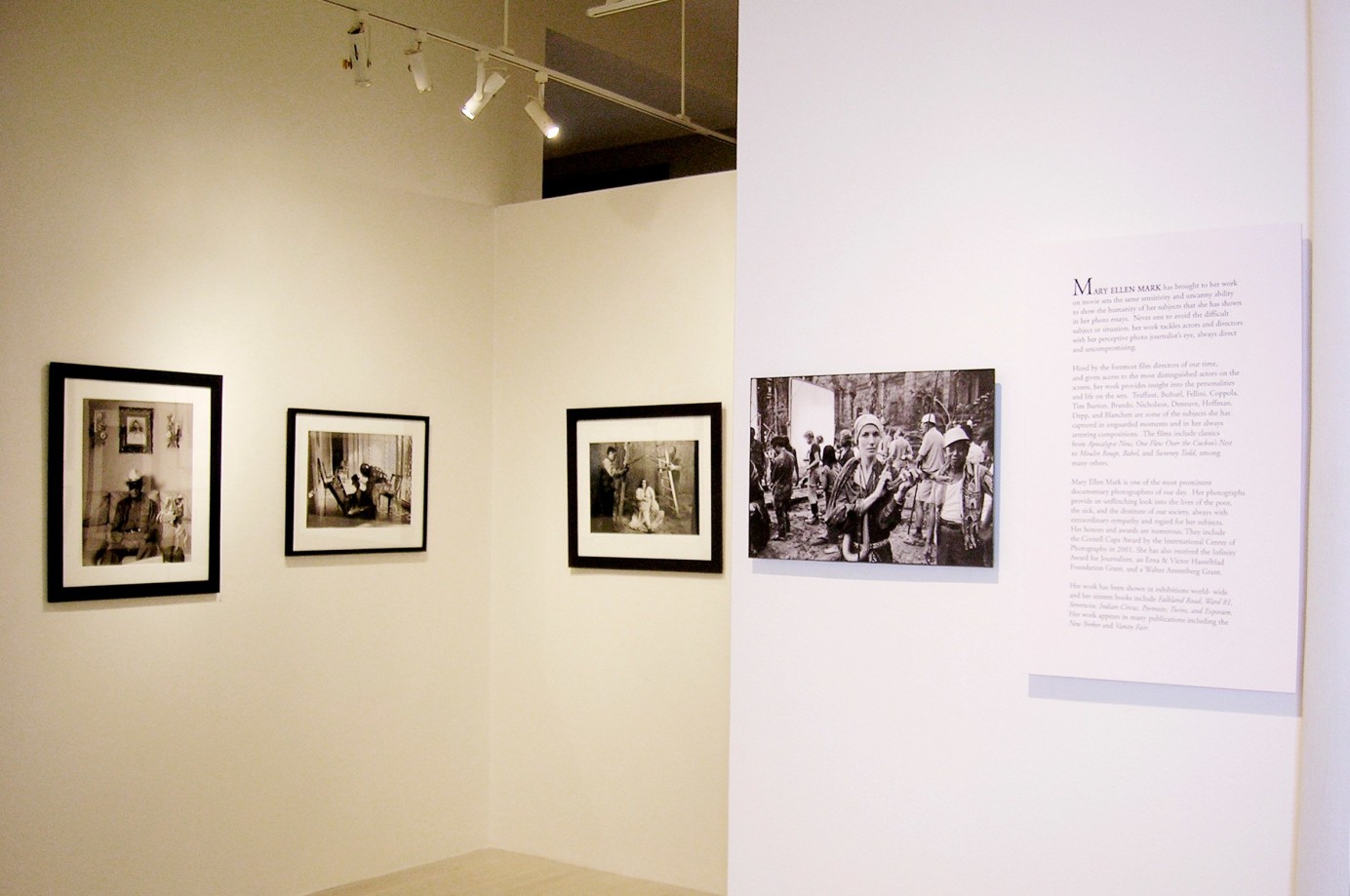 Mary Ellen Mark - Seen Behind The Scene - Exhibitions - Staley-wise Gallery