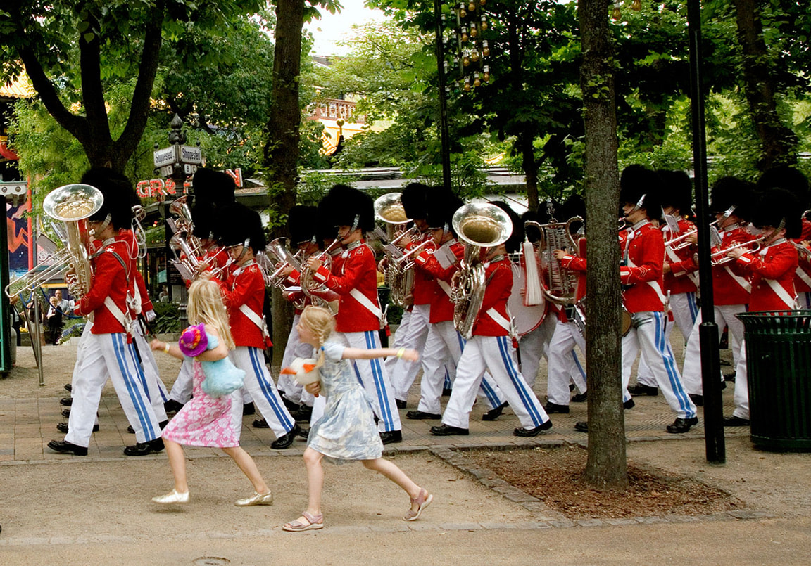 Harry Benson, Marching Band in Tivoli Gardens, Copenhagen, 2006