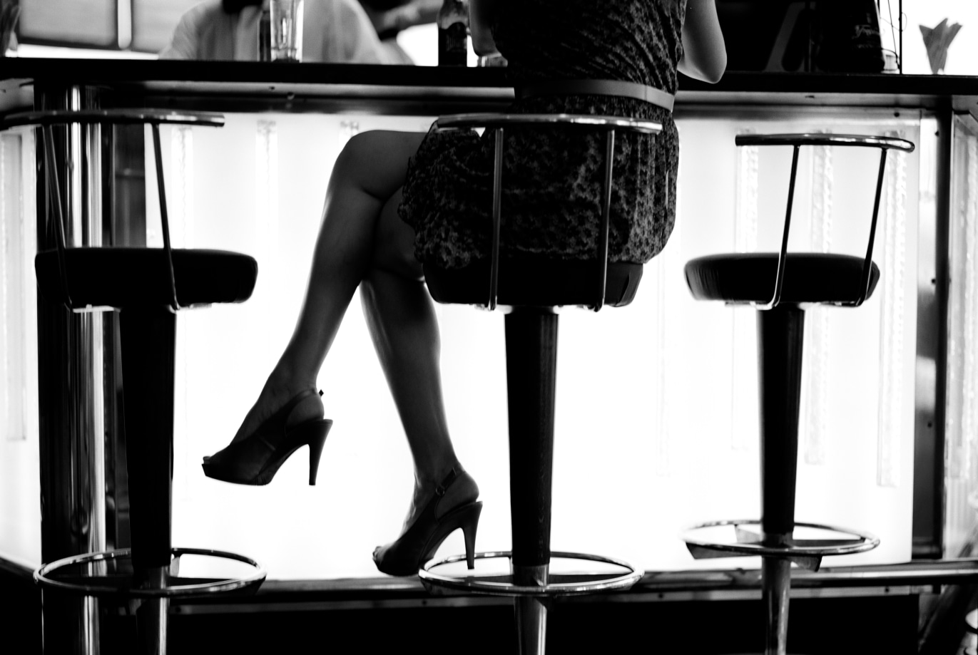 Michael Dweck  Legs: The bar at the Hotel Melia Cohiba, Habana, Cuba, 2010