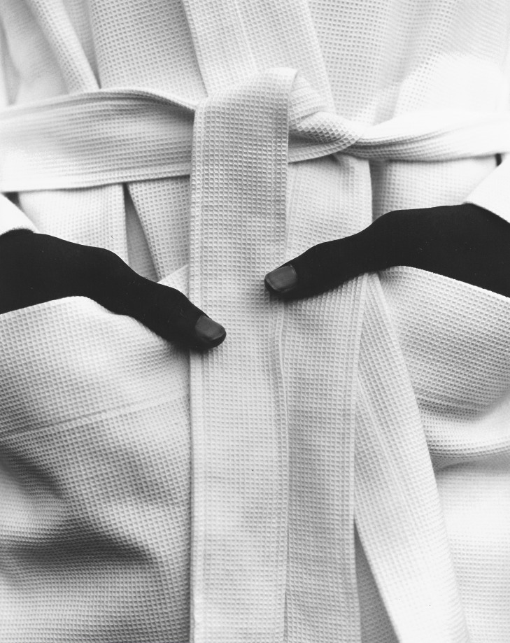 Kurt Markus, Robe, Y&#039;s for Living, Vicksburg, Mississippi, 1988