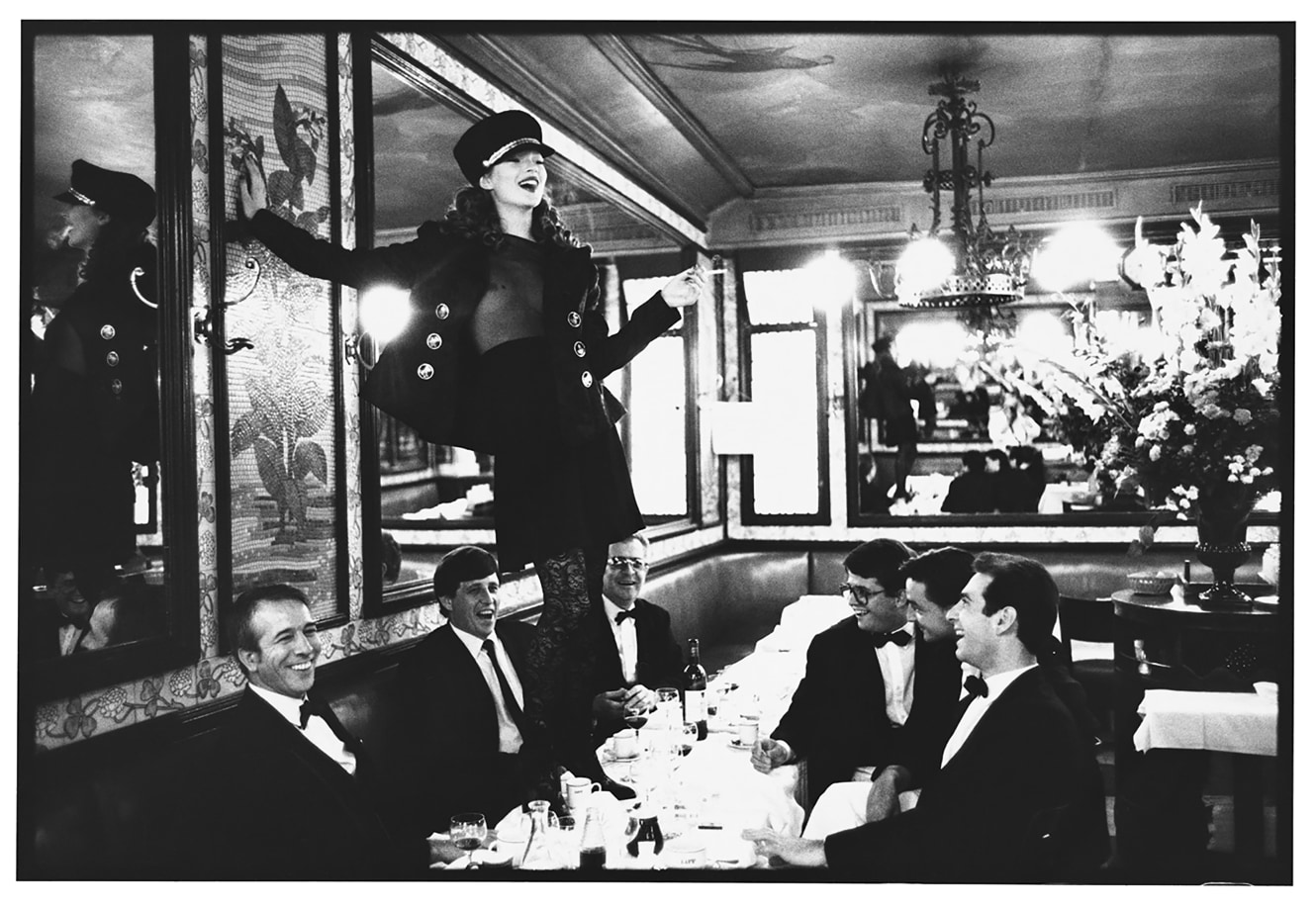 Arthur Elgort, Kate Moss at Cafe Lipp, Paris, VOGUE Italia, 1993
