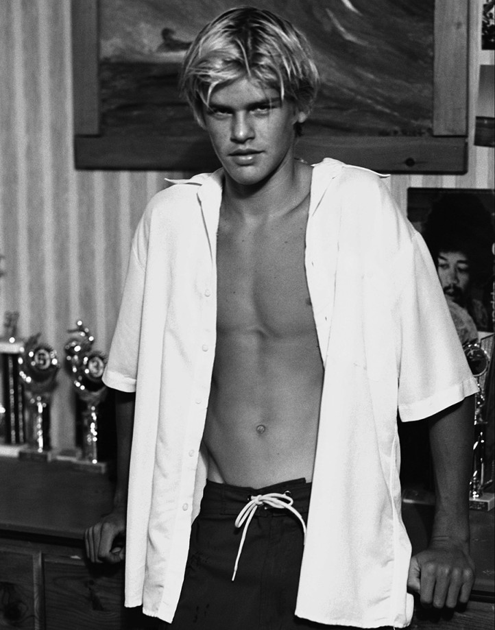 Michael Dweck, Kurt in His Bedroom, Southhampton, 2002