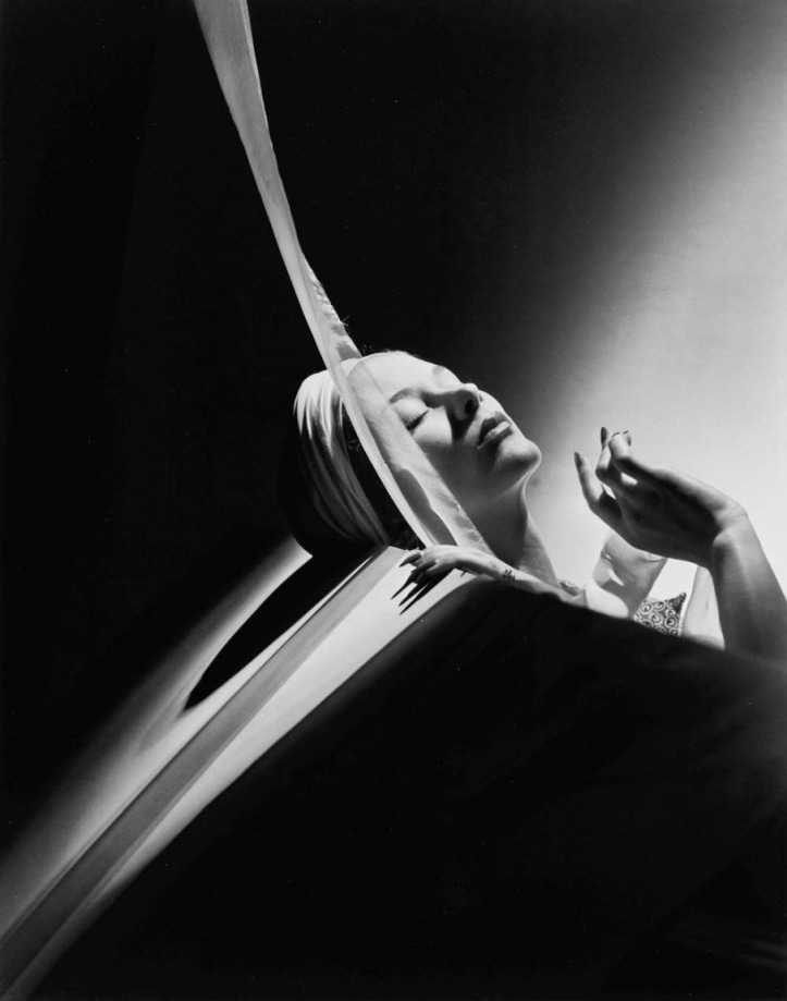 Horst P. Horst, Lisa in Turban, 1940