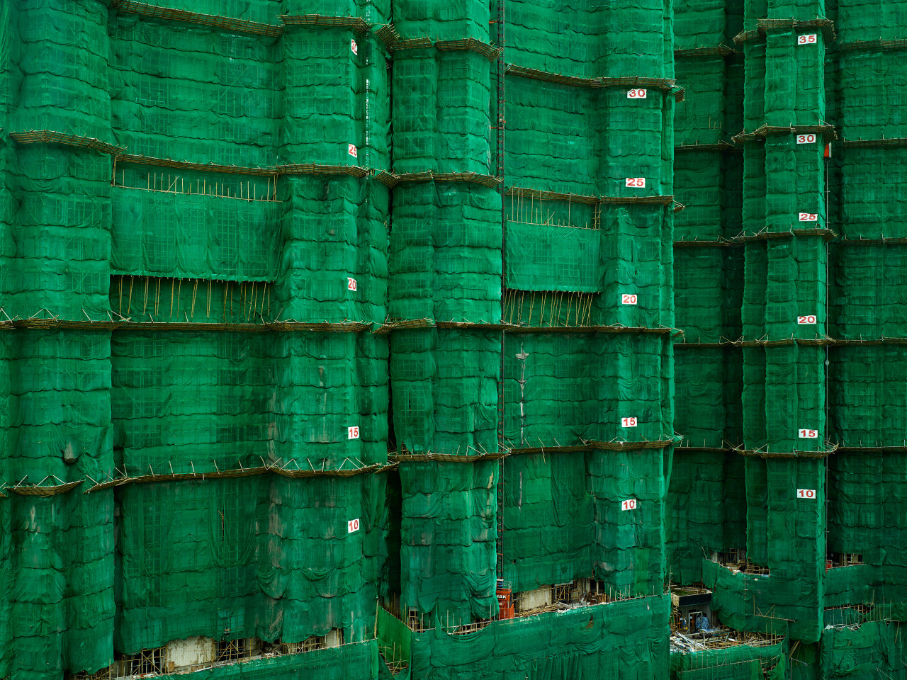 Peter Steinhauer_Green Cocoon #18, Hong Kong