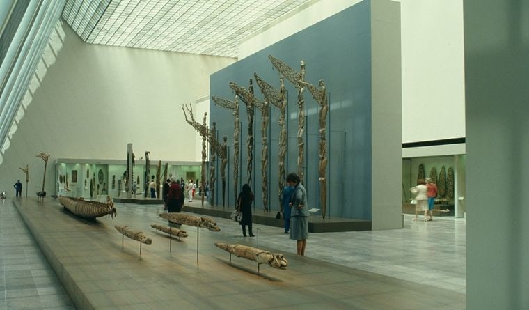 Archival image of an Oceanic art gallery in the Metropolitan Museum of Art, 1982