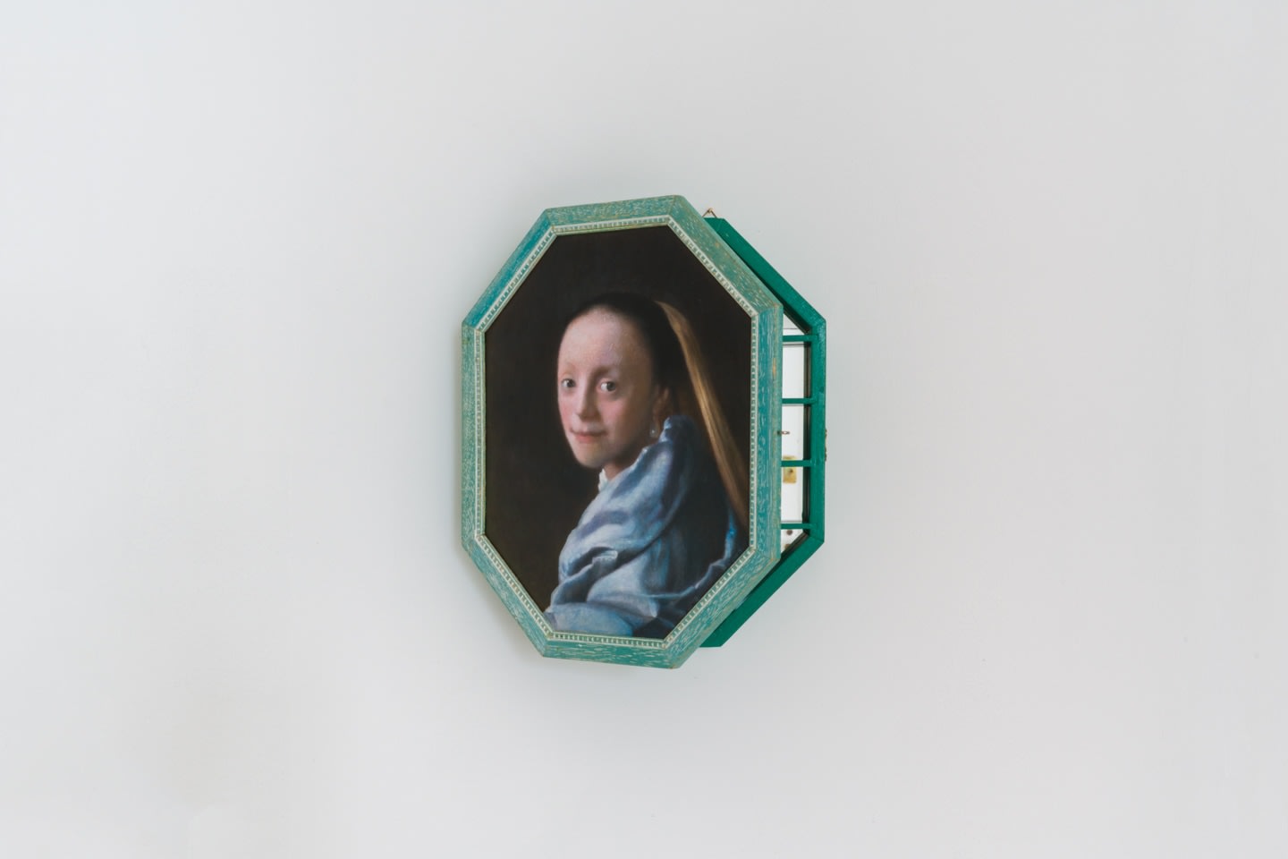 Sculpture by Chris Oh, titled Curio, from 2021