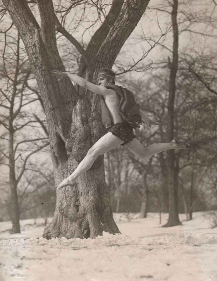 32. Wide World Photos, Paul Swan, 1926