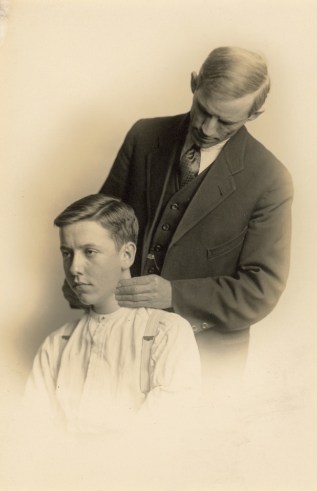 CHIROPRACTIC MANIPULATIONS PHOTOGRAPHS