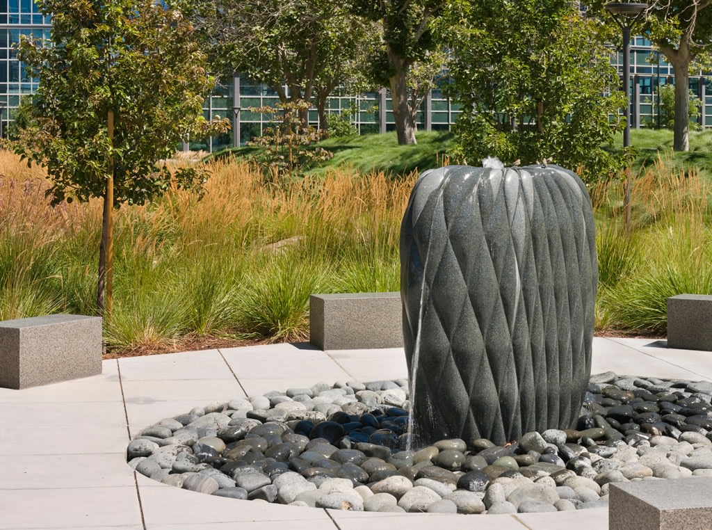Chinese Pillow Fountain Plaza
