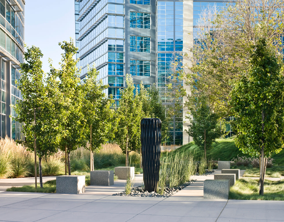 Black Diamond Fountain Plaza