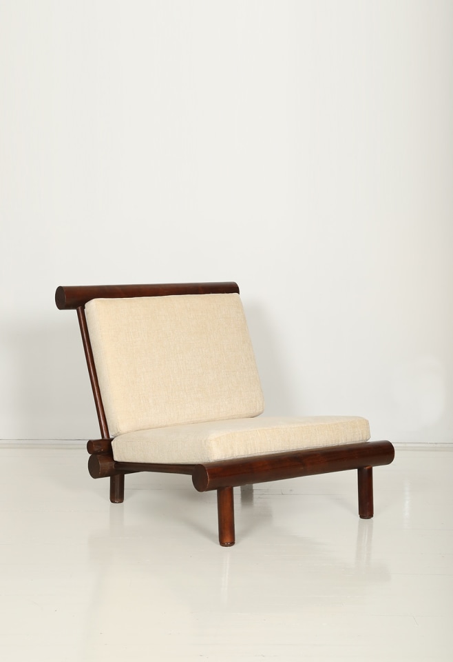 3/4 view of the chair