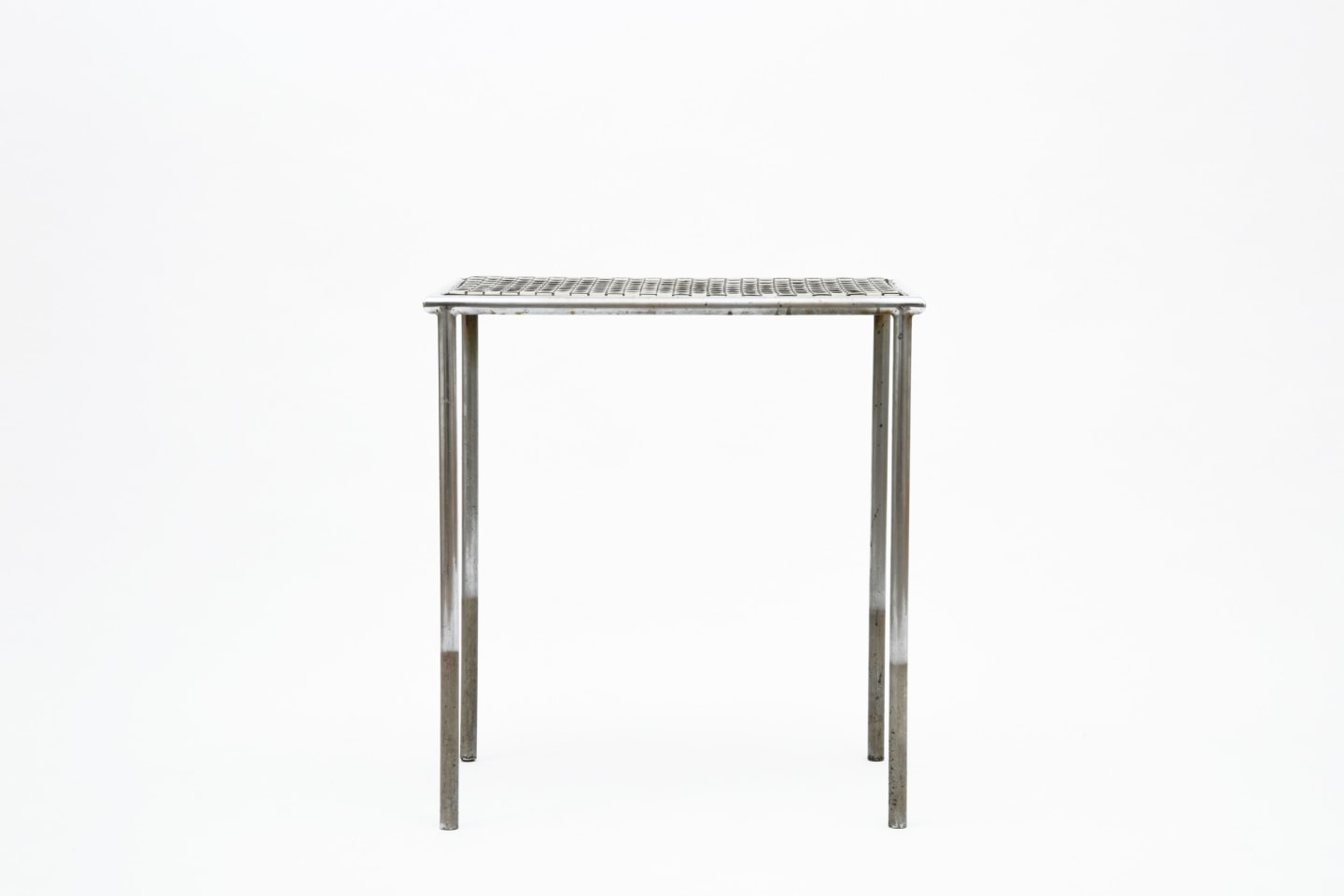 Ren&eacute; Herbst table front straight view