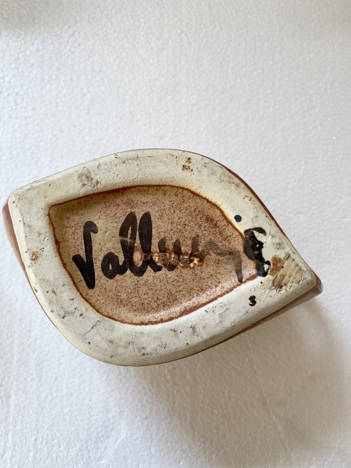 Tea set from Vallauris, close up view of signature underneath