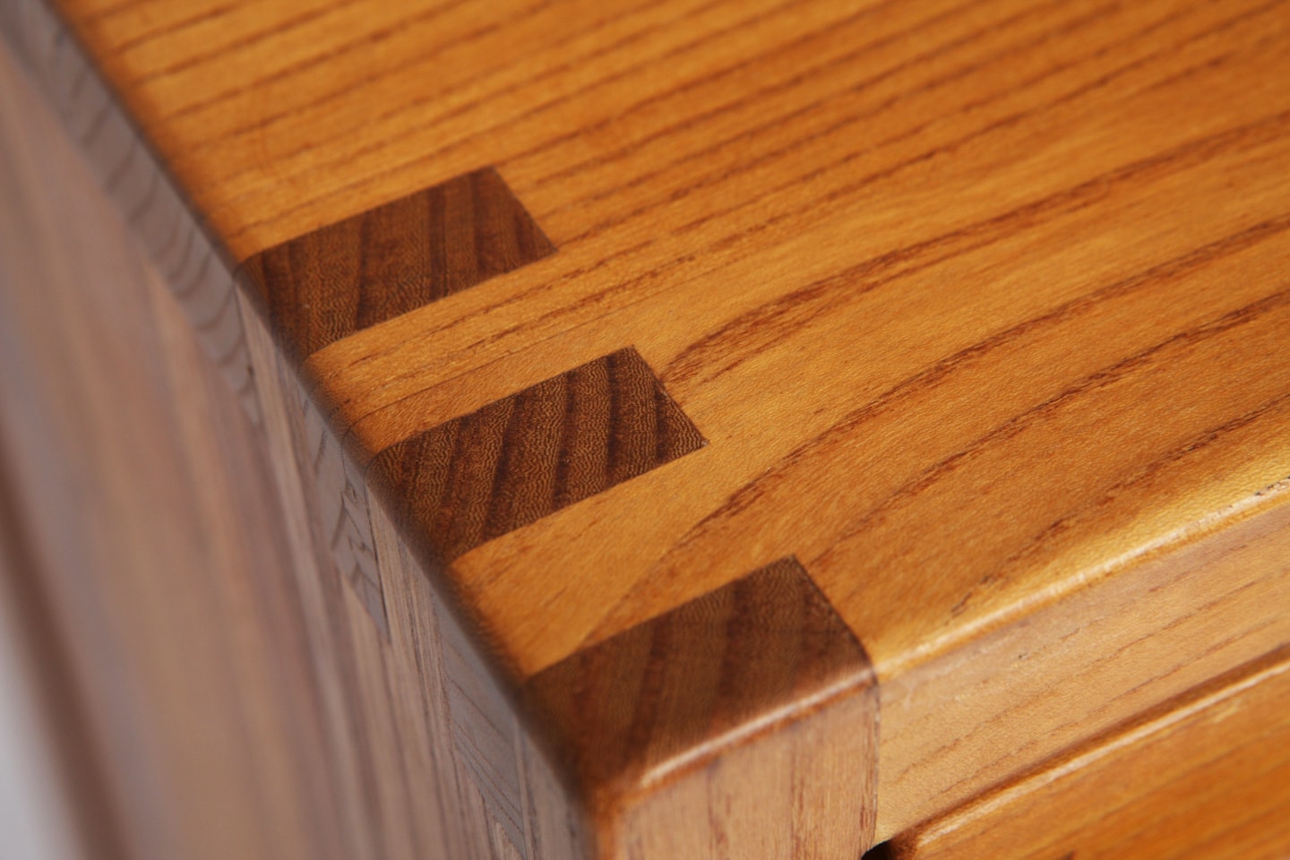 Pierre Chapo's &quot;R07&quot; sideboard, detailed view of corner joinery