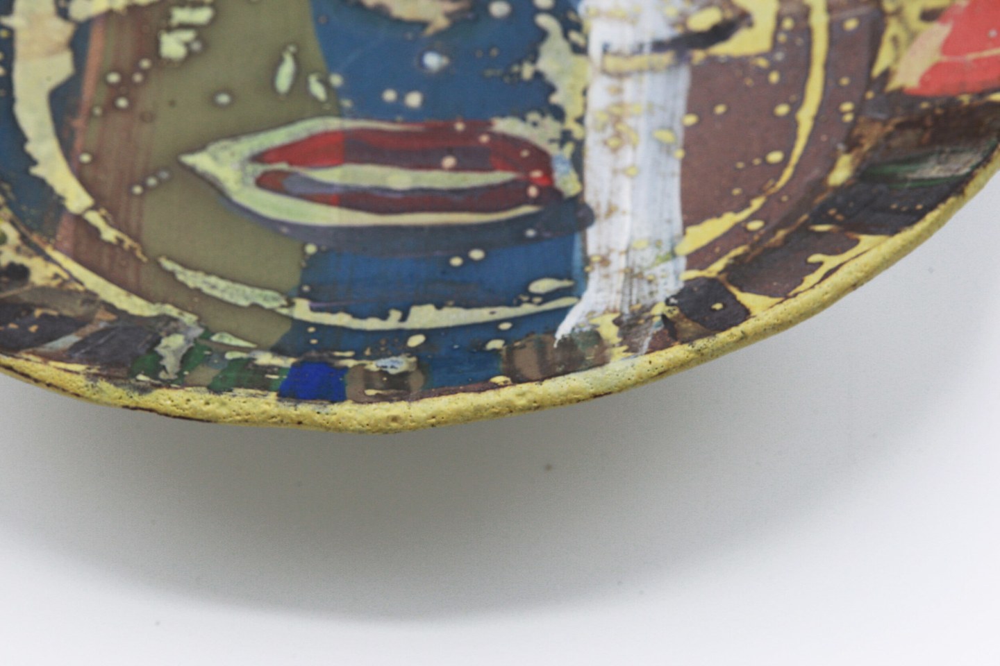 Roger Herman's ceramic plate detailed view