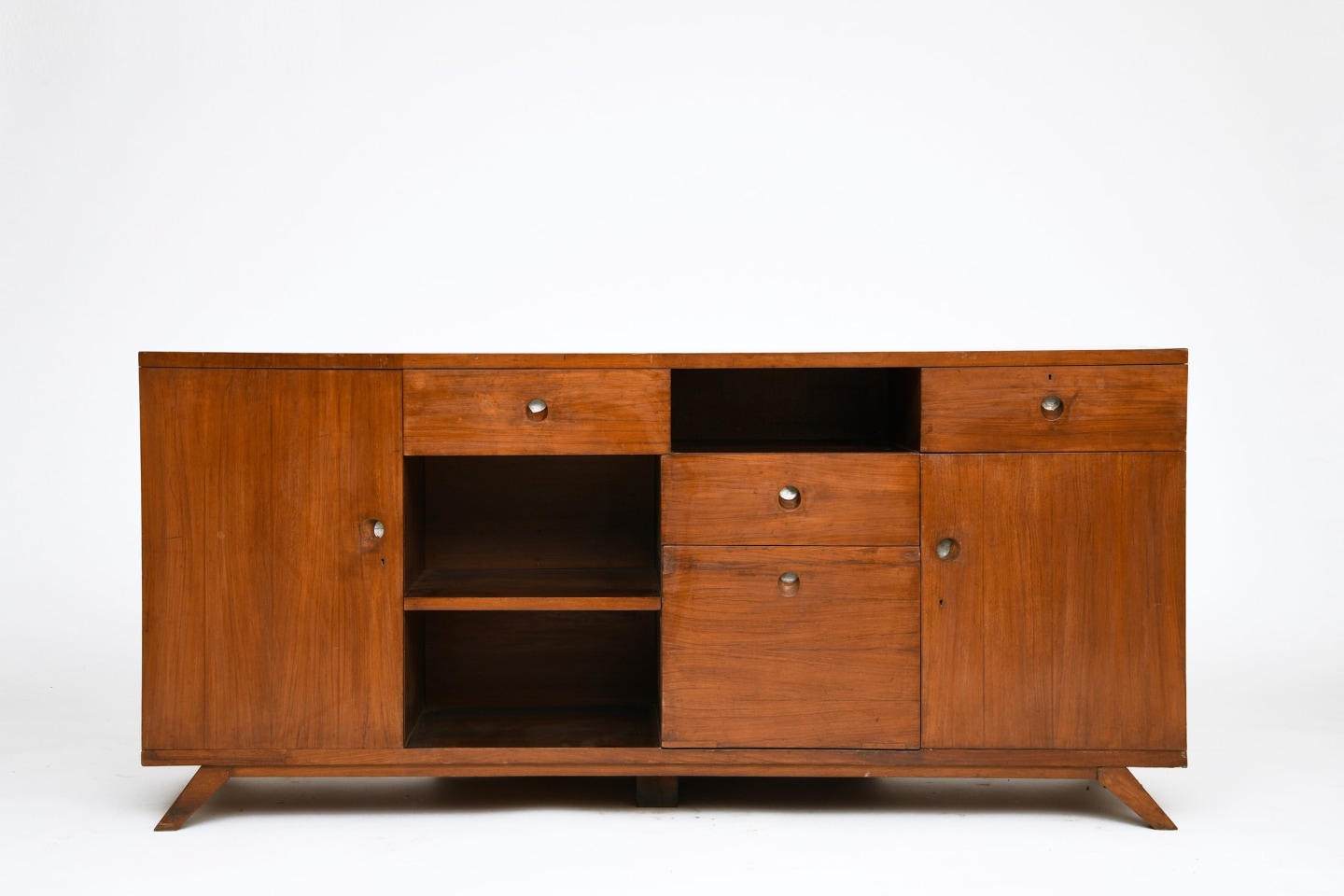 Pierre Jeanneret's sideboard, full straight view