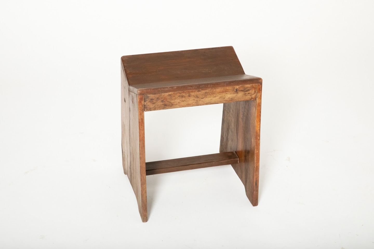 Pierre Jeanneret's stool, full diagonal view from above