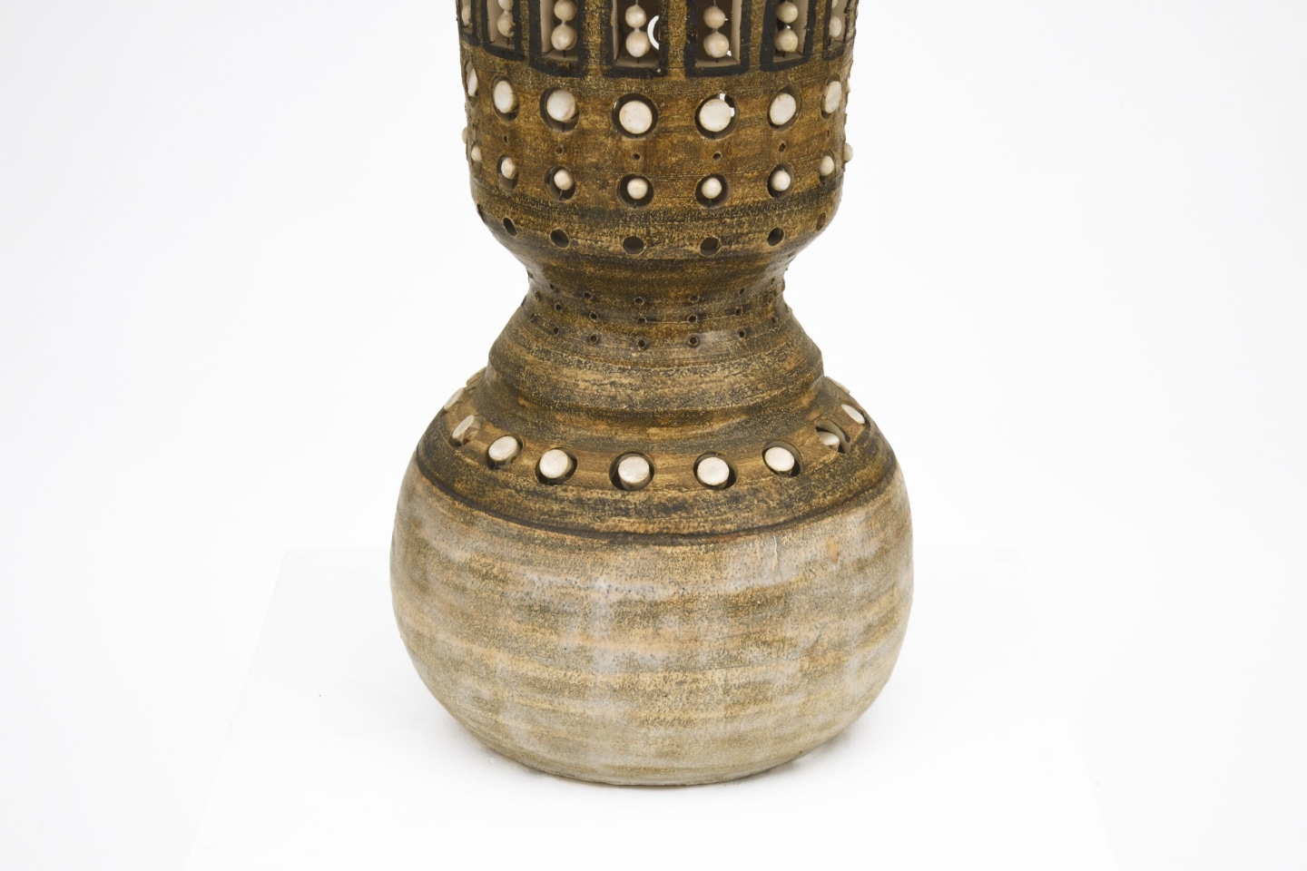 Georges Pelletier's ceramic table lamp, detailed view of base