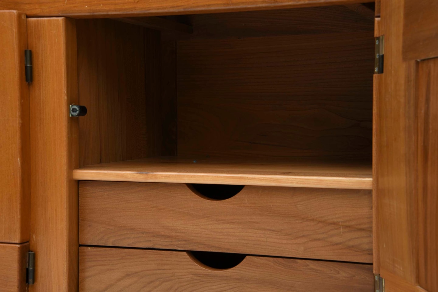 Maison Regain's sideboard detail of drawers