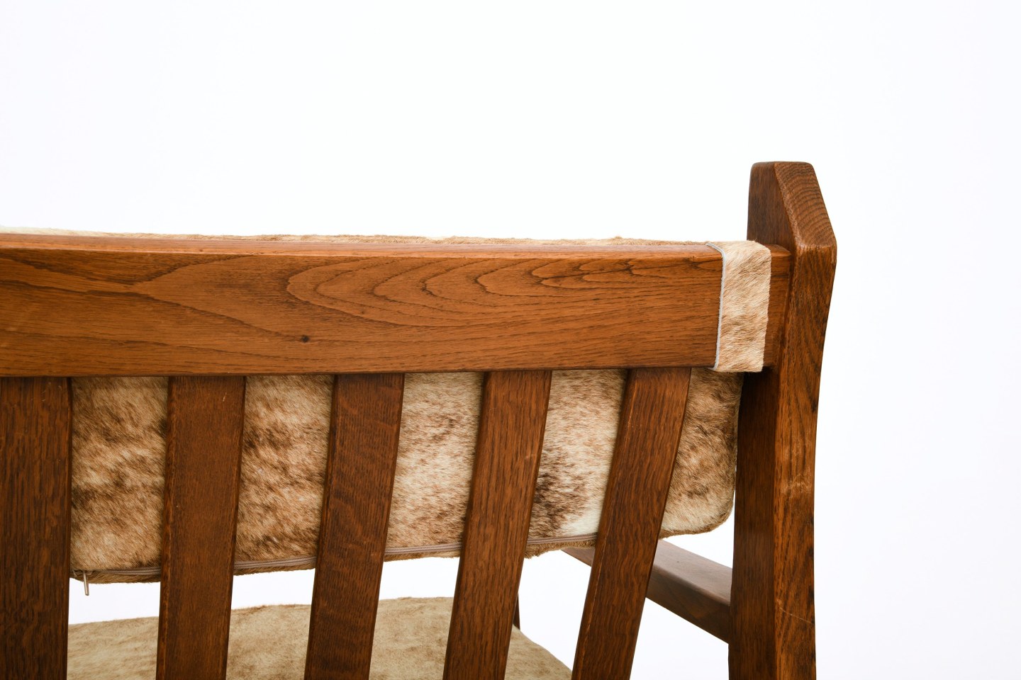 Unattributed pair of armchairs, detailed view of back top