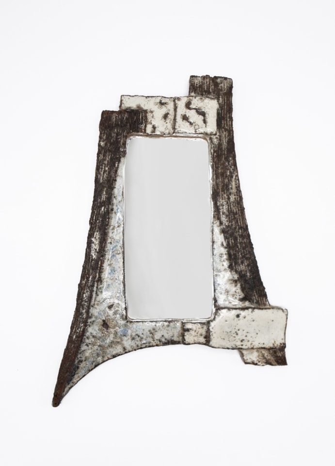 Jean Derval's mirror full straight view