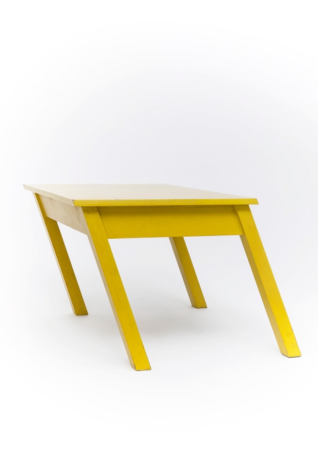 Rafael Barrios' Mesa table straight view