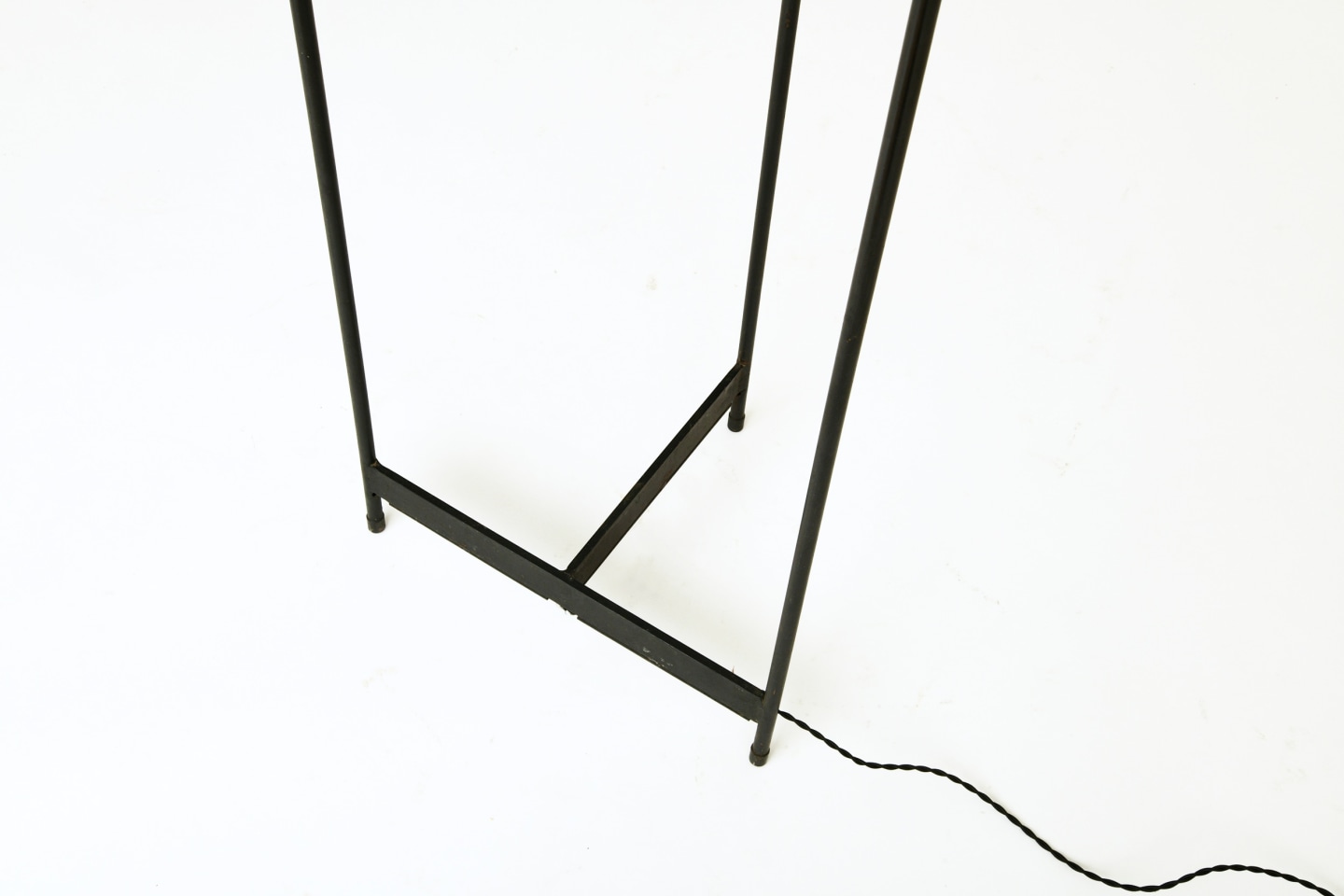 Unknown artist's floor lamp, detailed view of base