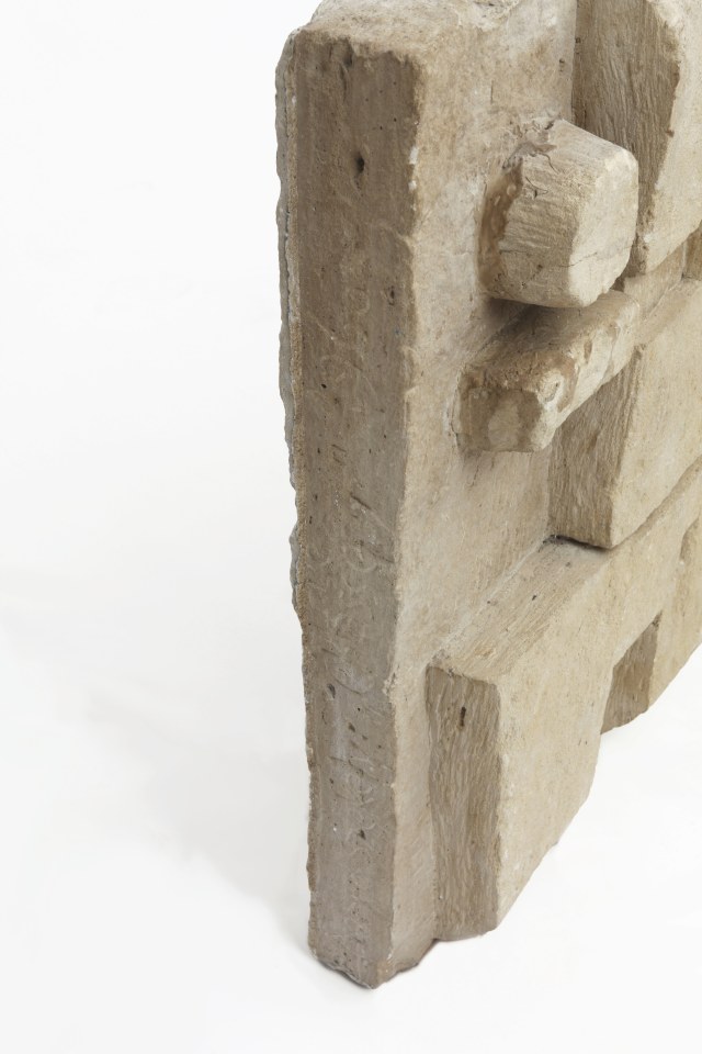 Pierre Székely's &quot;Le Chasseur&quot; limestone relief, detailed view of side