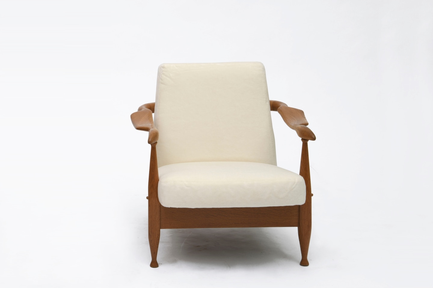 Guillerme et Chambron's armchair front view