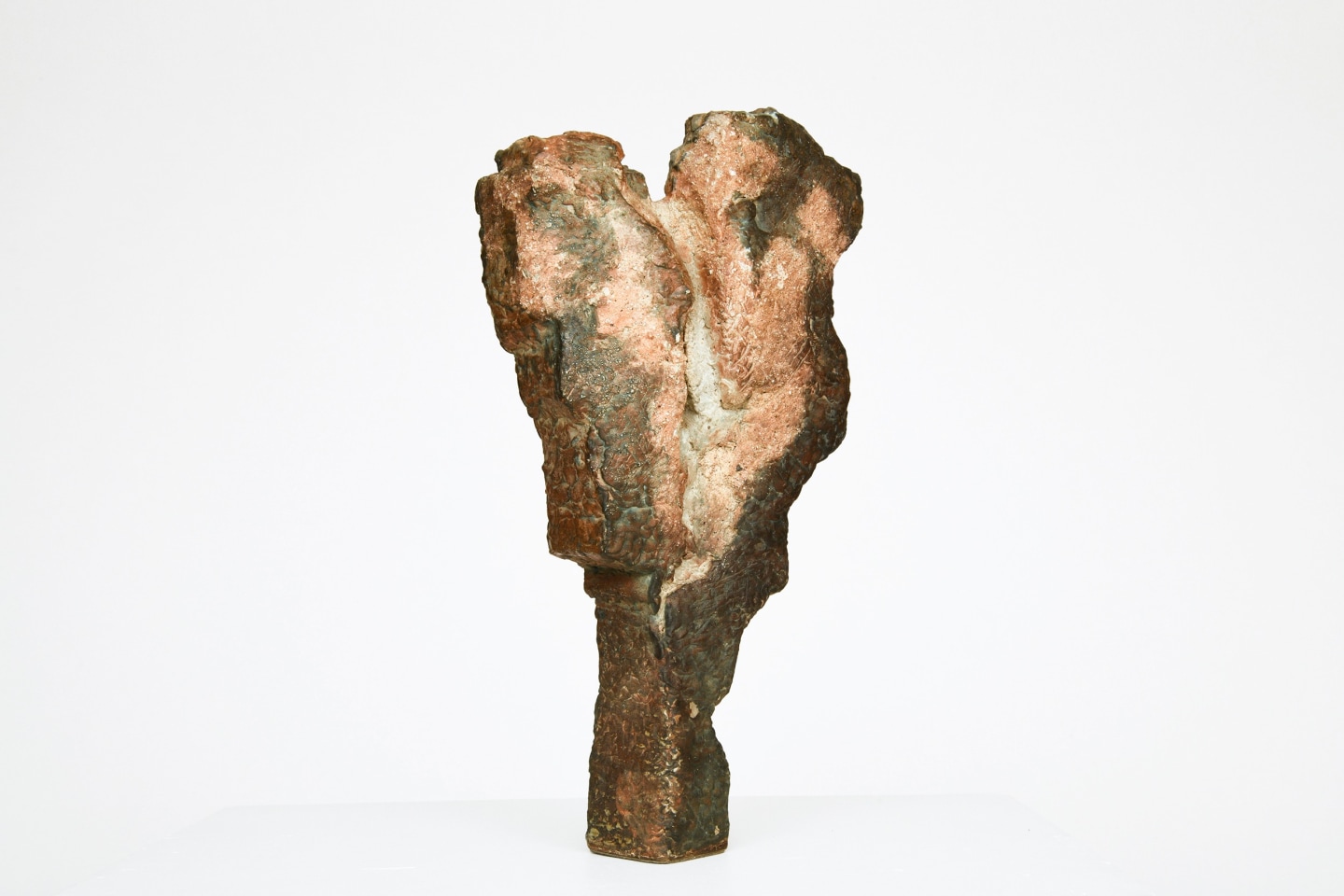 Jo&euml;lle Deroubaix's Large Sculpture, full back view