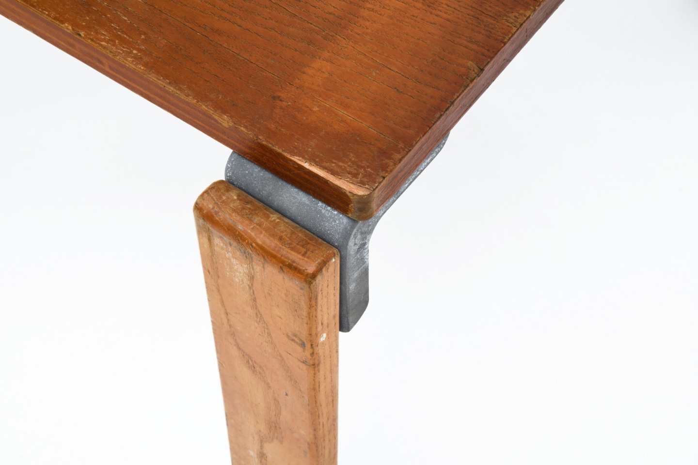 George Candilis' coffee table detail of aluminum joinery