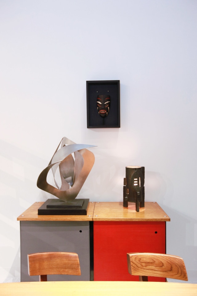 Jaque Sagan's mask, Boris Anastassievitch's sculpture, Bonnet's table lamp, Charlotte Perriand's sideboard
