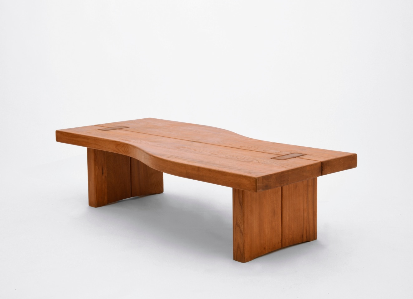 Maison Regain's coffee table, full diagonal view