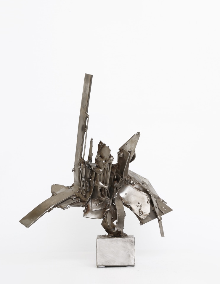 Albert Feraud's sculpture full front view