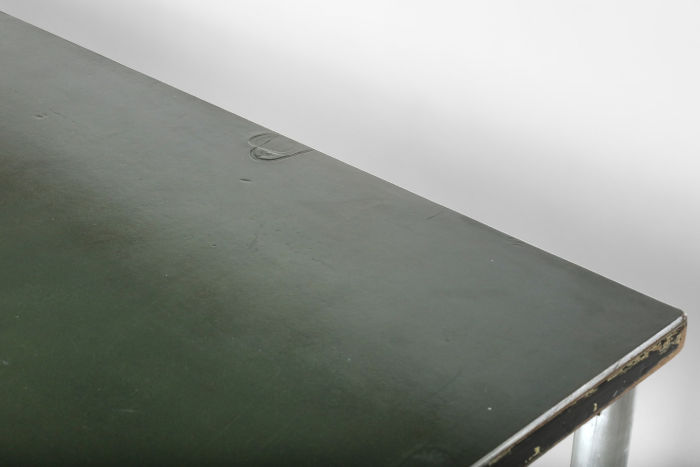 Le Corbusier, Pierre Jeanneret and Charlotte Perriand Table , c.1934_alternative detailed image of tabletop