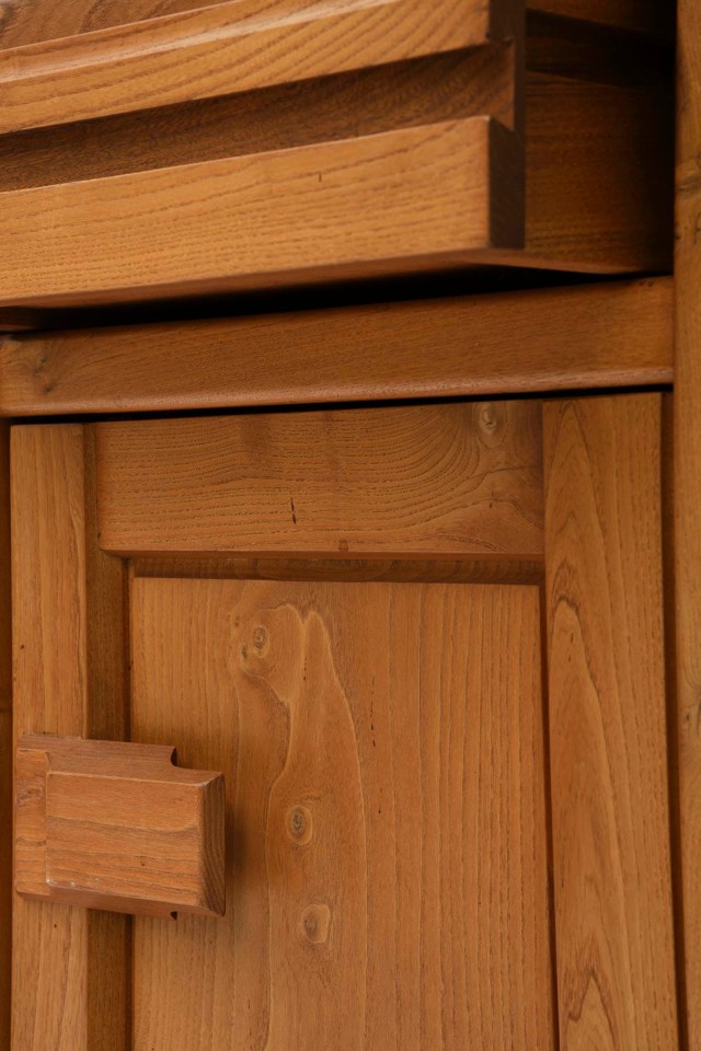 Maison Regain's sideboard detail