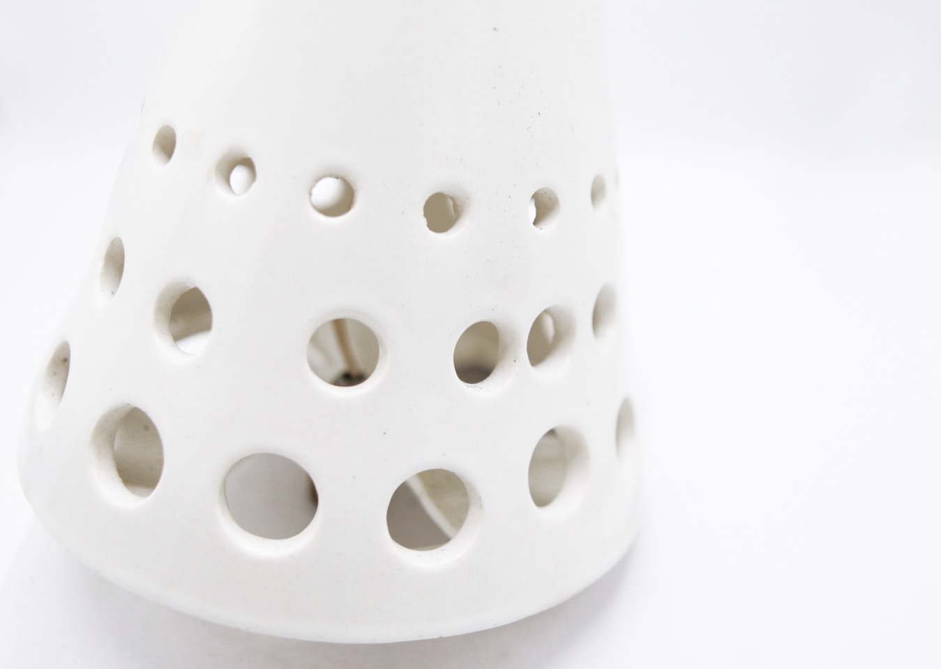 Roger Capron's ceramic ceiling lamp detail of ceramic part