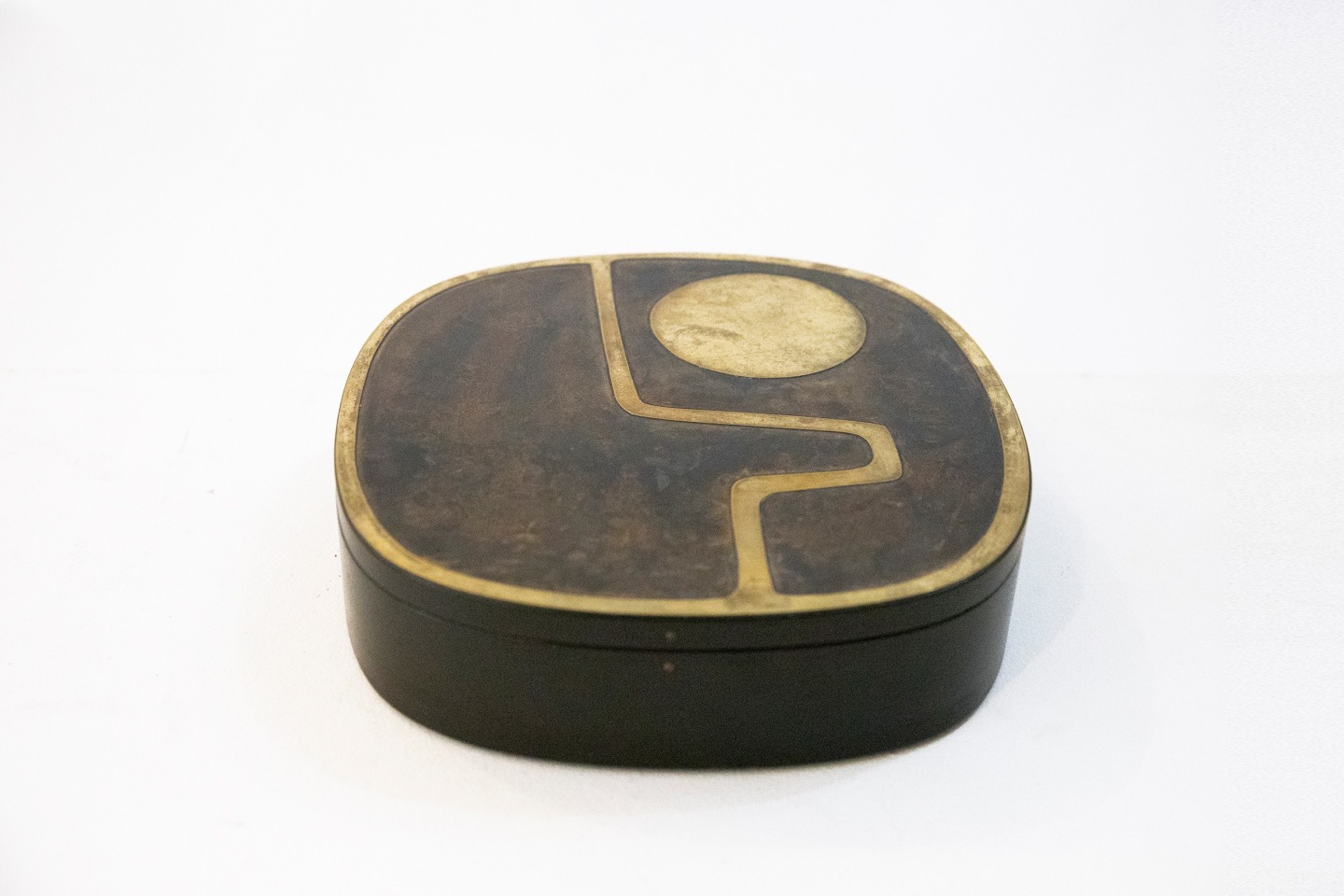 Jany Blazy's box, full view with closed lid