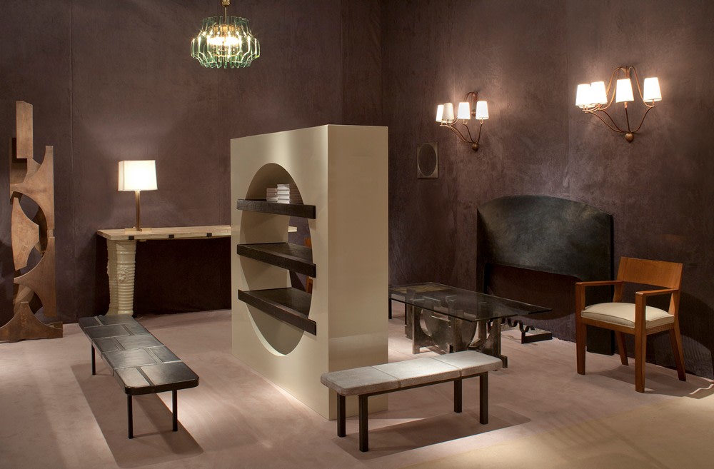 Magen H Gallery's booth at Winter Antiques Show, install image of entire booth