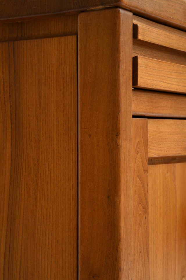 Maison Regain's sideboard detail