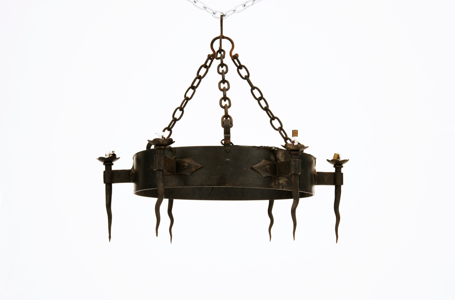 Sido and Fran&ccedil;ois Thevenin's ceiling lamp, full view from eye-level