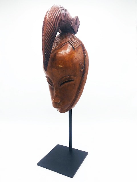 Ren&eacute; Buthaud's mask diagonal view