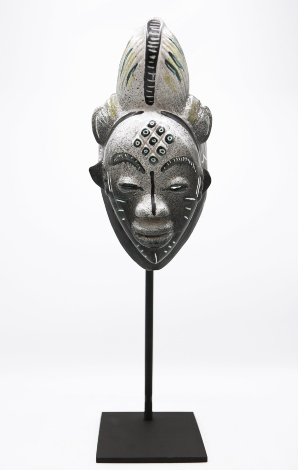 Jaque Sagan's ceramic mask, full front view