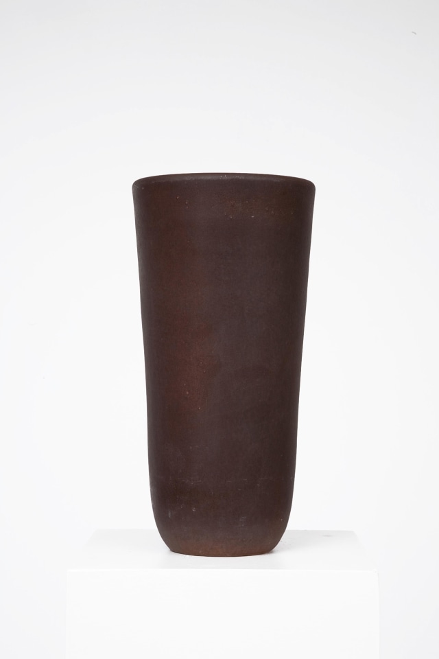 Suzanne Ramie (Madoura) ceramic brown vase straight view