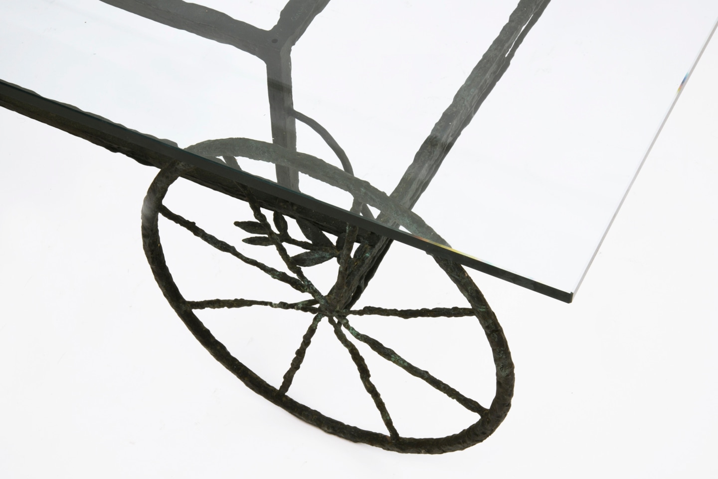 Louis Cane coffee table, detailed view of base and glass table top