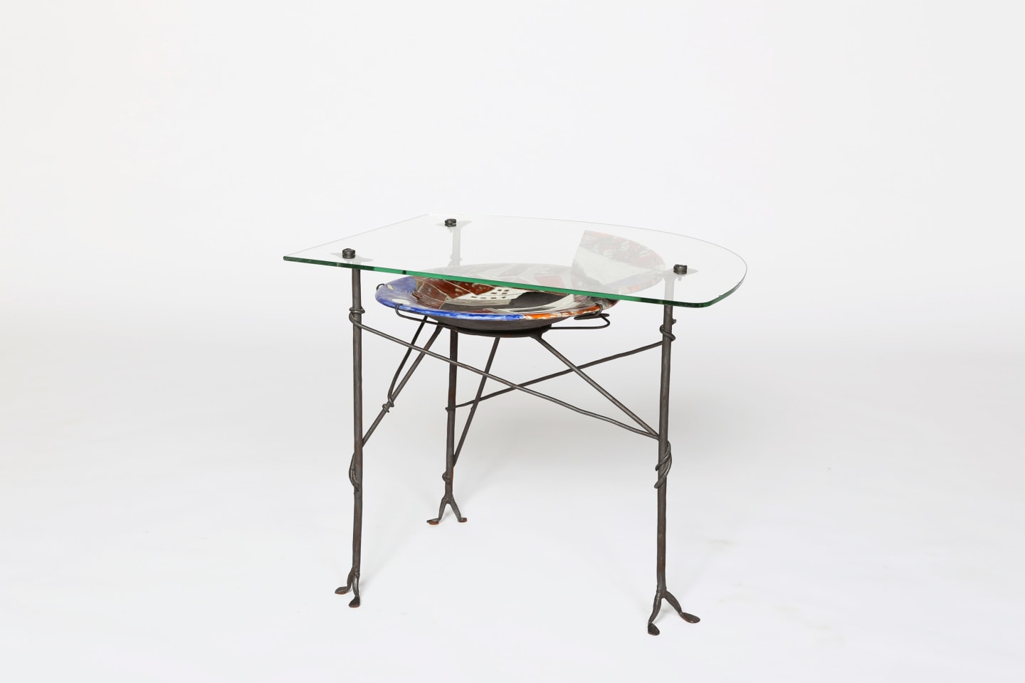 Les Archanges' side table full view