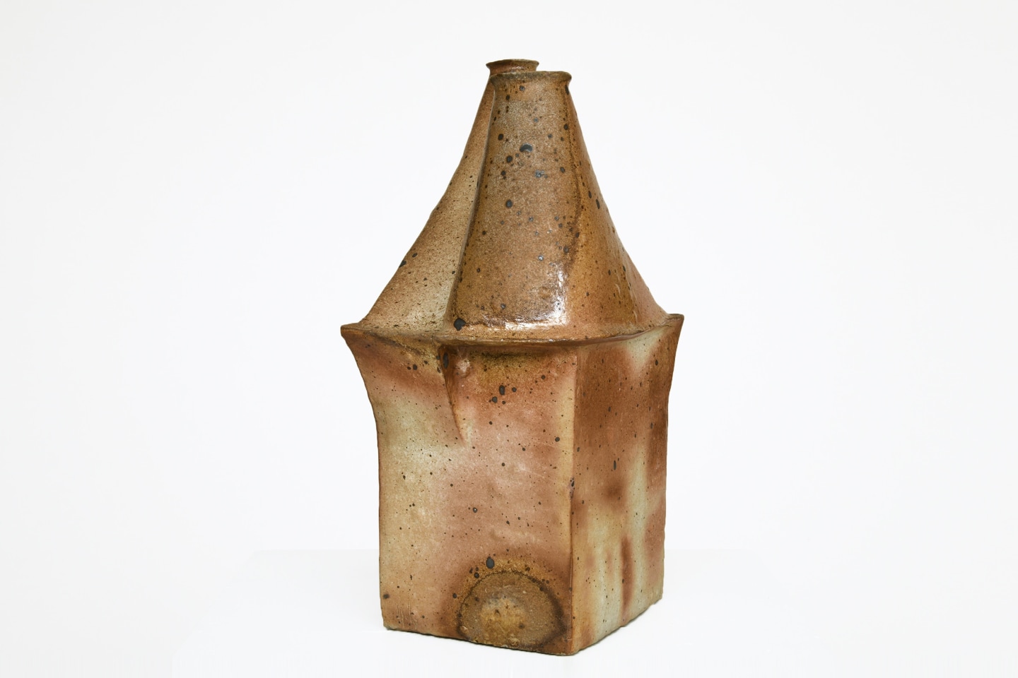 Yves Mohy's ceramic vase, full side view